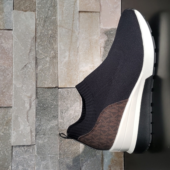 MICHAEL Michael Kors Mabel Knit Slip-On Trainers - Picture 2 of 5